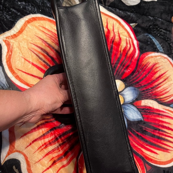 Black Leather Handbag - Picture 12 of 14